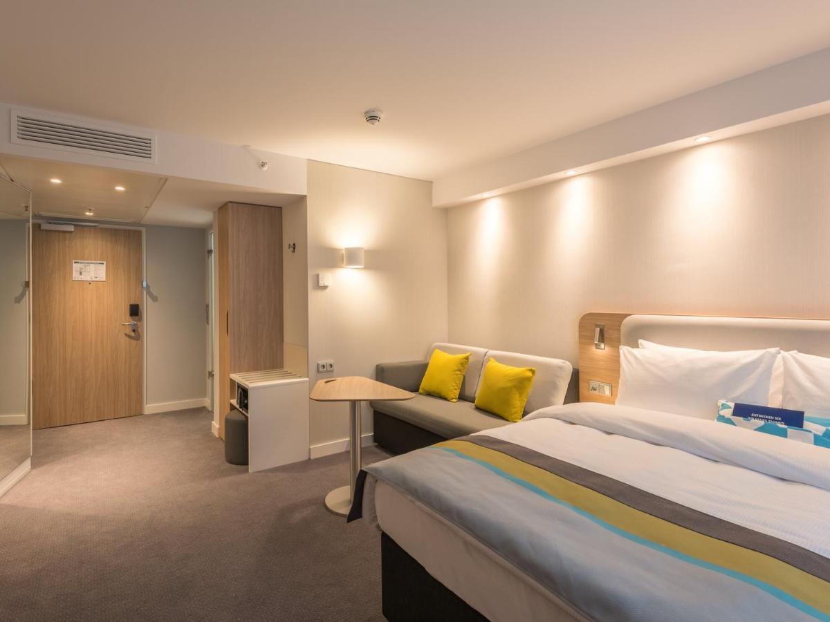 Express - Frankfurt - Westend, An Ihg 2* Frankfurt nad Menem